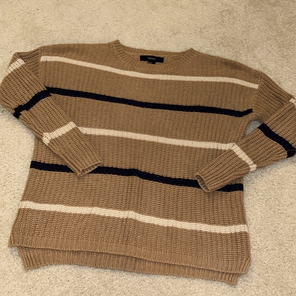 Medium Sweater Bundle - Picture 2 of 3